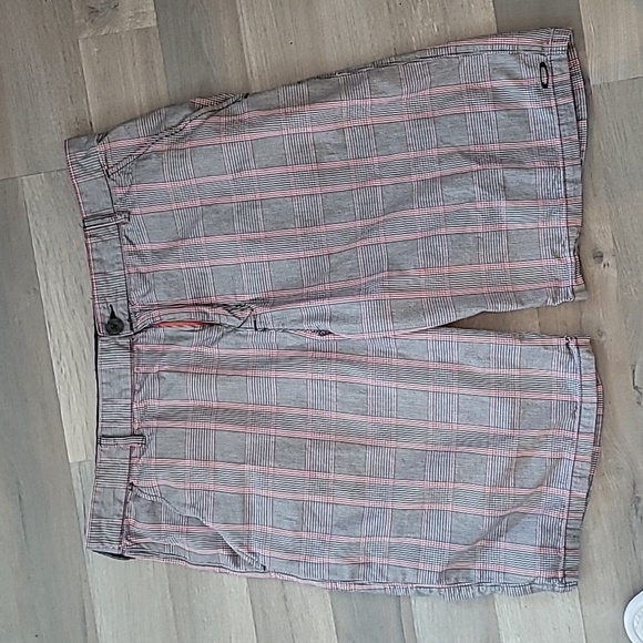 Oakley Other - Oakley Men’s Plaid Casual Flat Front Athletic Shorts Size 40